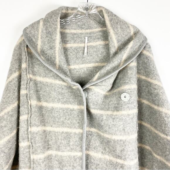 Free People Rare Blanket Poncho Wool Gray Stripe Coat Jacket Size XS - Picture 3 of 10